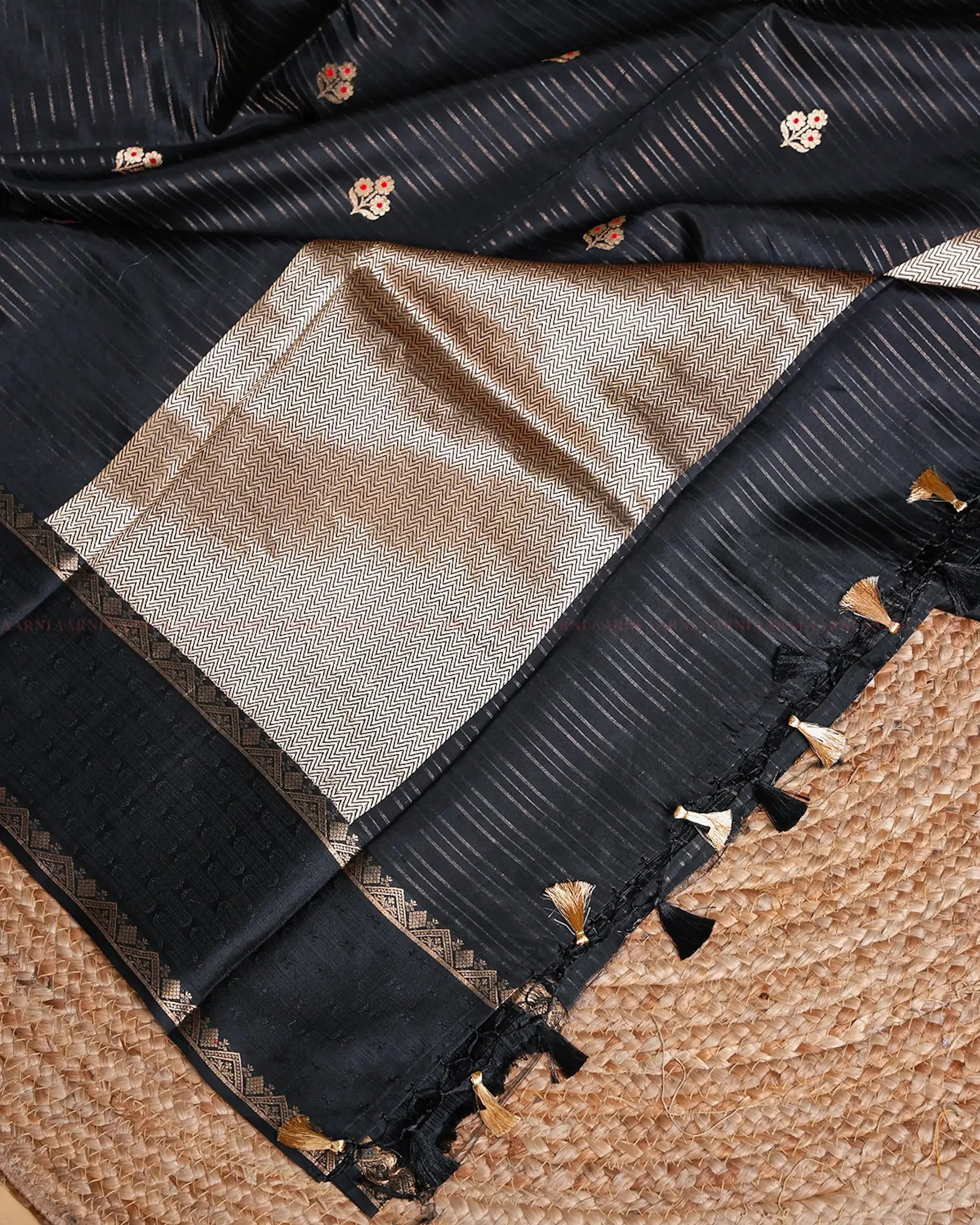 Black Banarasi Silk Saree with Red Meenakari Motifs - Aarni Clothing - A Destination for Handpicked Ethnic Wear