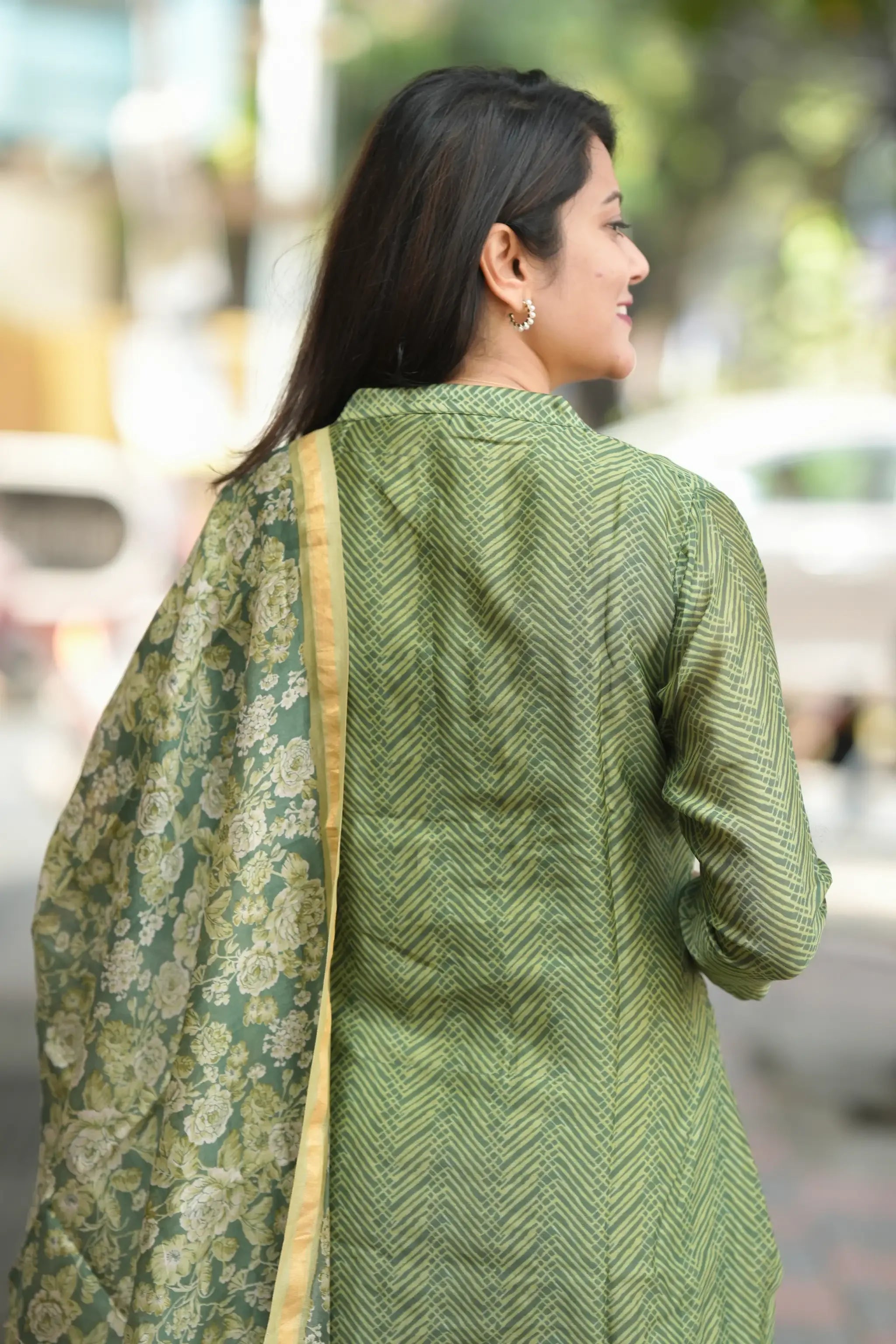 Green Digital Printed Chanderi Silk Suit Set - Aarni Clothing - A Destination for Handpicked Ethnic Wear