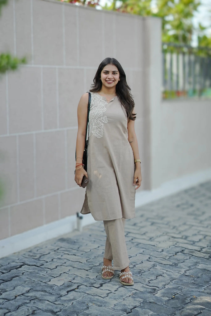 Grey Cotton Straight-Cut Kurti with Thread Embroidery & Pants