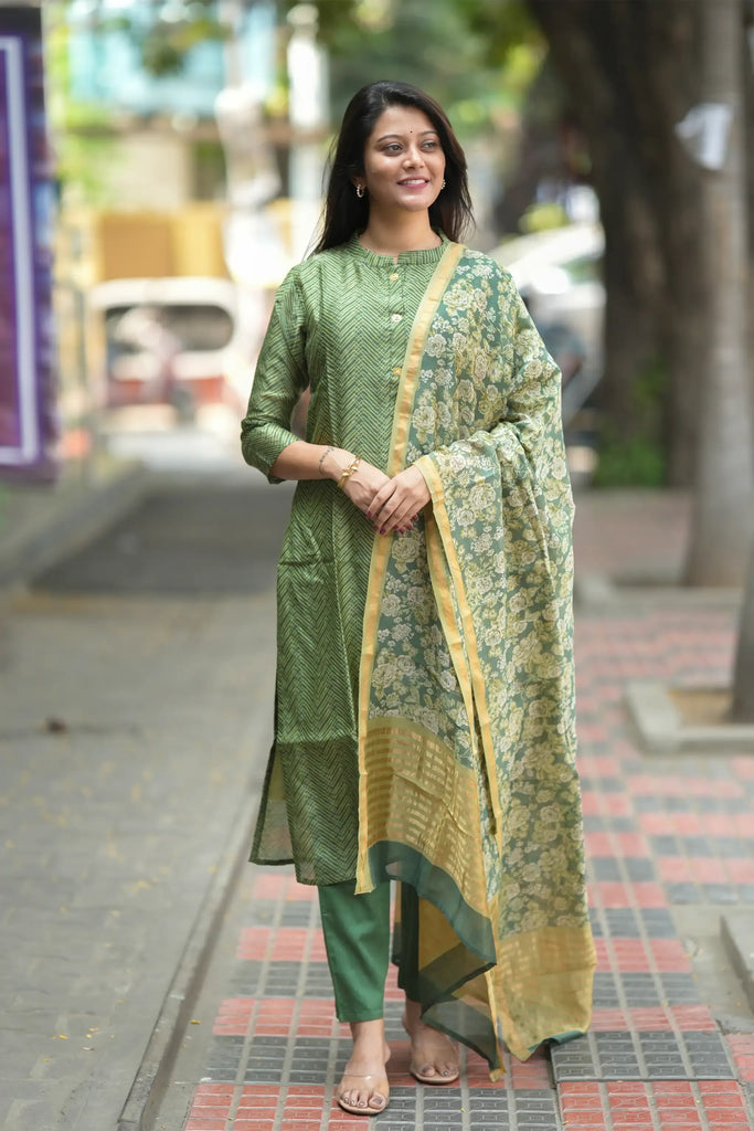 Green Digital Printed Chanderi Silk Suit Set - Aarni Clothing - A Destination for Handpicked Ethnic Wear